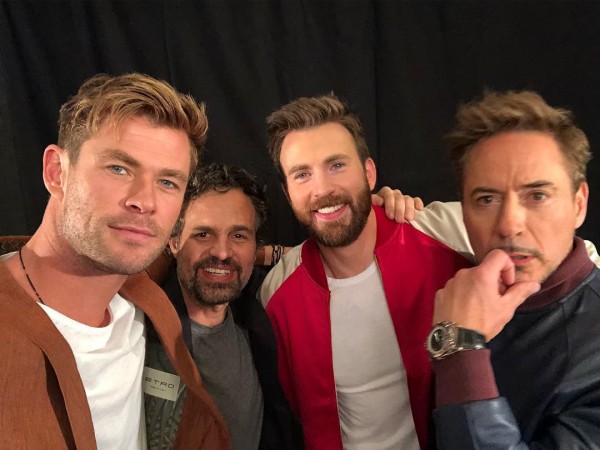 Chris Hemsworth with Mark Ruffalo, Chris Evans and Robert Downey Jr. Chris Hemsworth and Chris Evans