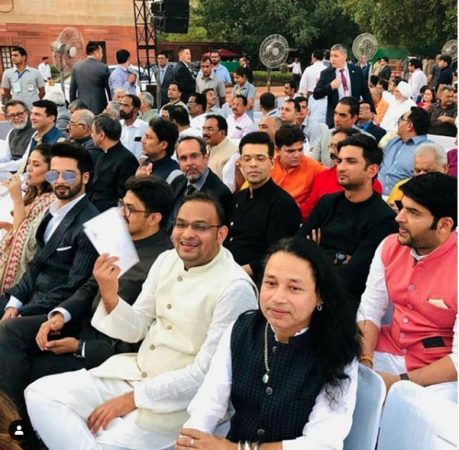 Kailash Kher shared this picture with other Bollwood celebs from Narendra Modi oath-taking ceremony