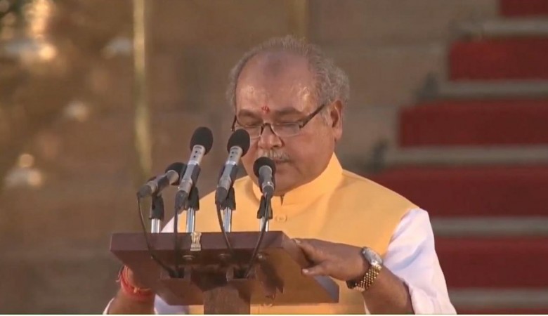 New Delhi: Muraina BJP MP Narendra Singh Tomar takes oath as Union Minister at a swearing-in ceremony at Rashtrapati Bhavan in New Delhi on May 30, 2019. Narendra Singh Tomar