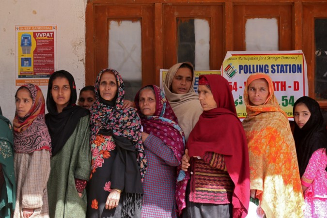 People in queues at a polling station in J&K's Ganderbal district. Delimitation Kashmir