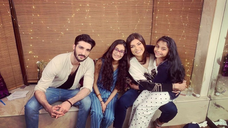Sushmita Sen, Rohman Shawl, daughters Alisah and Renee. Sushmita Sen, Rohman Shawl, daughters Alisah and Renee.