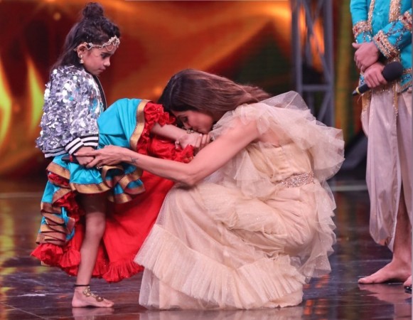 Super Dancer Chapter 3 winner Rupsa Batabyal with judge Shilpa Shetty Super Dancer Chapter 3 winner, Rupsa Batabyal, Shilpa Shetty