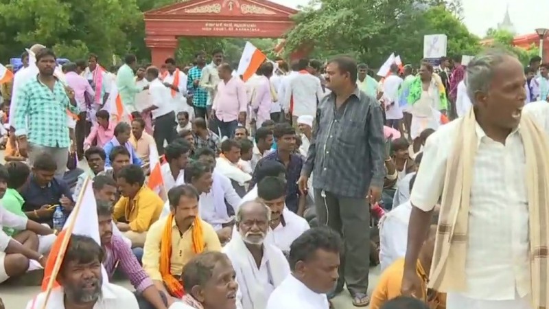 Members of Valmiki community stages protest near Vidhana Soudha Members of Members of Valmiki community stages protest near Vidhana Soudha near Vidhana Soudha