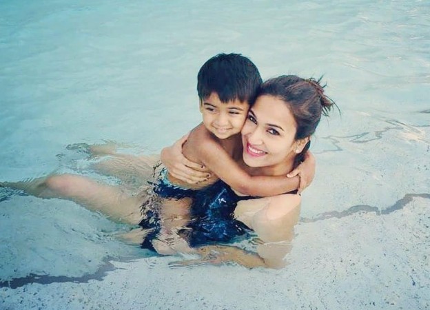 Soundarya Rajinikanth in swimsuit. Soundarya Rajinikanth in Swimsuit