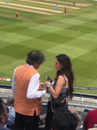 This picture of Shashi Tharoor with an English lady went viral on social media. Shashi Tharoor