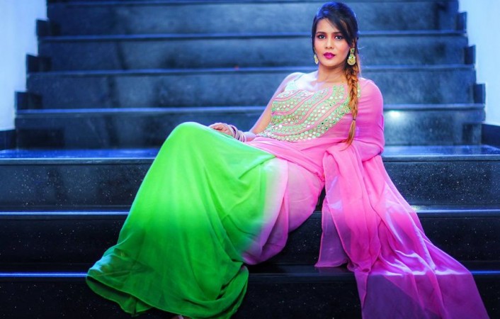 Meera Mitun, who is busy with Bigg Boss Tamil 3, is facing arrest. Meera Mithun Arrest