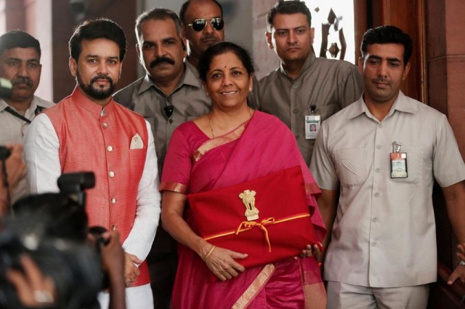 India's Finance Minister Nirmala Sitharaman arrives to present the 2019 budget in Parliament, New Delhi, July 5, 2019. Nirmala Sitharaman - budget