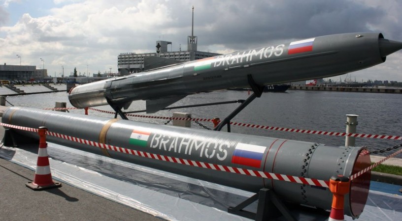 The BrahMos supersonic cruise missile has acquired deep-dive capability making it a deadly tactical weapon for the Indian Air Force (IAF) whose front-line multi-role fighter jets Sukhoi-30MKI (Su-30MKI) will have the longer-range version of the missile integrated with them. BrahMos supersonic cruise missiles achieve deep-dive capability