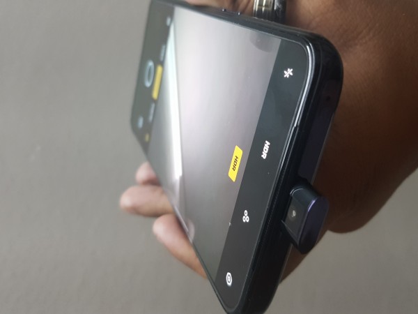 Realme X pop-up camera realme x