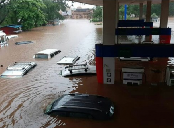 A few places in Mumbai recorded over 100 mm rainfall on Friday. mumbai rains