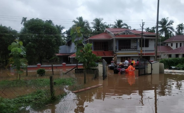 fire brigade conducting rescue operations at Kerala due to the heavy floods Kerala floods 2019