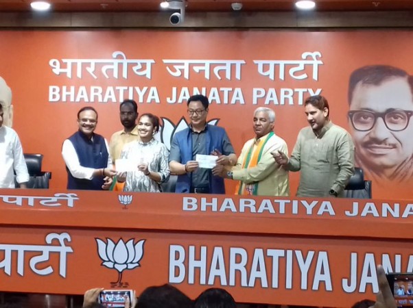 Babita Phogat joins BJP