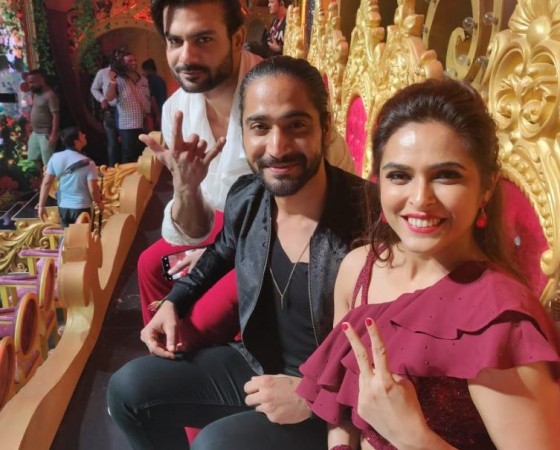Sanam Johar with his Nach Baliye team