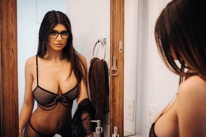 Khalifa Indian Porn Stars - Mia Khalifa reveals she earned merely Rs 8.75 lakh in the ...