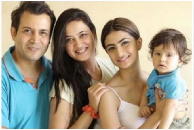 Shweta Tiwari with Abhinav Kohli, daughter Palak Tiwari and son Reyaansh Abhinav Kohli's mother opens up about molestation case