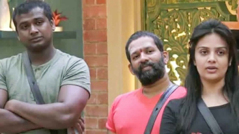 Sreemukhi asked Rahul Sipligunj Sreemukhi asked Rahul Sipligunj