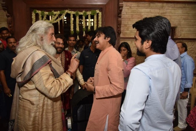 Pawan Kalyan with Amitabh Bachchan, Chiranjeevi and Ram Charan on the sets of Sye Raa Narasimha Reddy Pawan Kalyan with Amitabh Bachchan, Chiranjeevi and Ram Charan on the sets of Sye Raa Narasimha Reddy