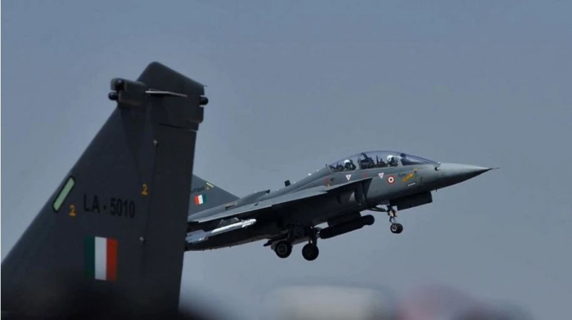 Tejas fighter aircraft performs during Aero India 2019, at Yelahanka Air Force Station in Bengaluru . (ANI photo) Tejas Light Combat Aircraft