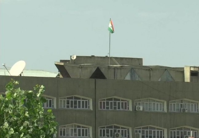 Until now, both the Indian flag and the state flag used to hoist atop the seven-storey secretariat building. Srinagar J&K flag