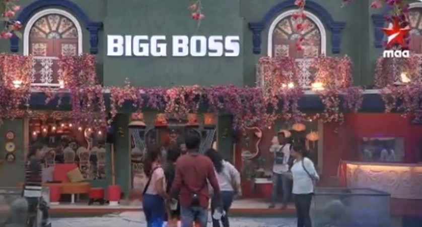 Sreemukhi's overacting during this week's captaincy task in Bigg Boss Telugu 3 Sreemukhi's overacting during this week's captaincy task in Bigg Boss Telugu 3