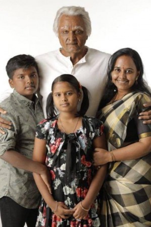 Vijay Sethupathi with family, on the sets of Seethakathi Vijay Sethupathi