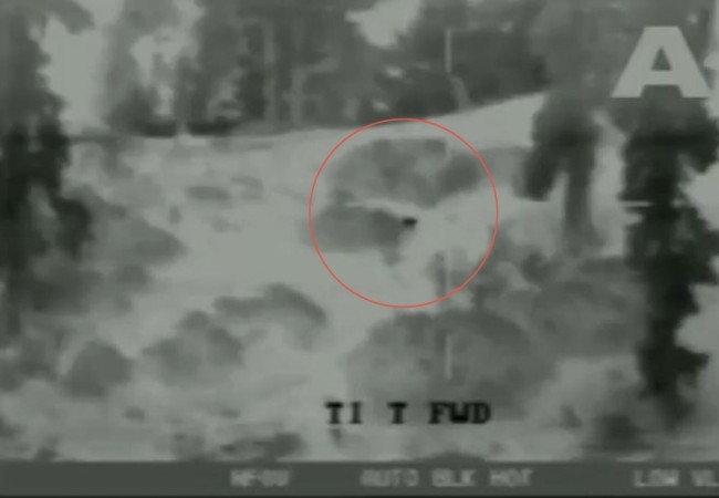 Pakistani Army continues firing in Keran Valley, Poonch, Uri Sector, Krishna Ghati and Akhnoor sectors. Infiltration attempt