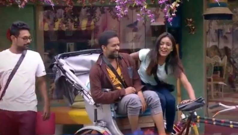 Baba Bhaskar and Vithika Sheru during Battle of the Medallion task in Bigg Boss Telugu 3 Baba Bhaskar and Vithika Sheru during Battle of the Medallion task in Bigg Boss Telugu 3