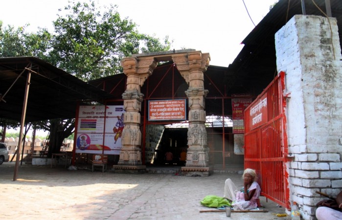 The state government plans to develop historic monuments in adjoining Faizabad town which include the famous Gulab Bari and Bahu Begum ka Maqbara. Ayodhya