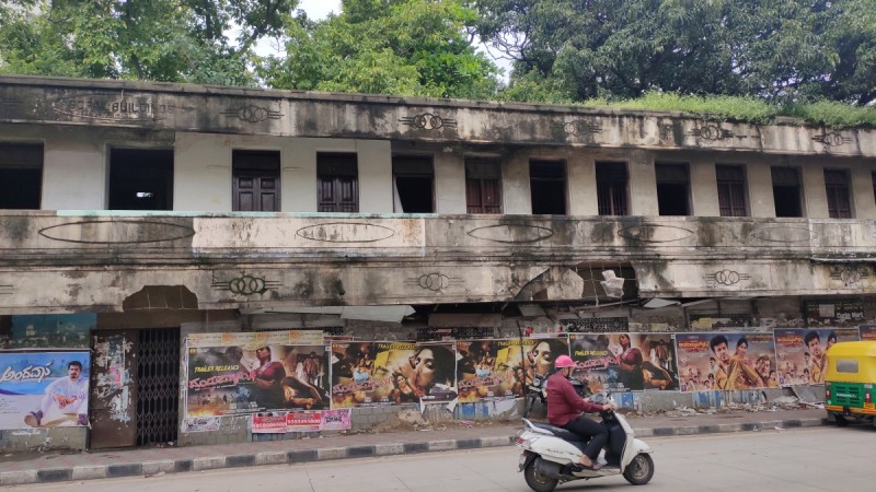 Gopal Building at SC road in Bengaluru poses threat to people Gopal Building