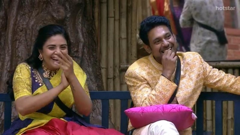 Bigg Boss: Diwali special guest entertains the contestants 