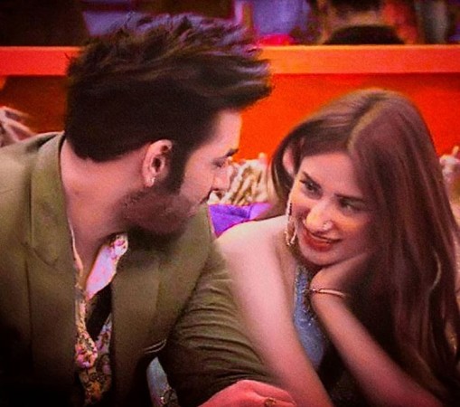 Bigg Boss 13 contestants Paras Chhabra and Mahira Sharma Bigg Boss 13: Paras Chhabra and Mahira Sharma win ticket to finale