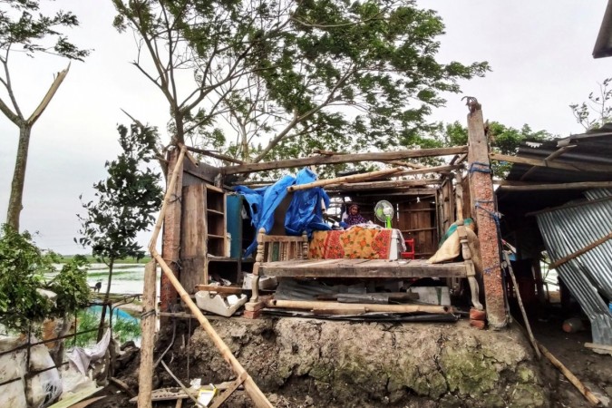 Cyclone Bulbul, which later became a deep depression on Sunday, ravaged homes in the coastal districts of North and South 24 Parganas and East Midnapore. Cyclone Bulbul West Bengal