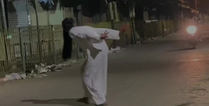Bengaluru youth arrested for ghost pranking commuters near Yeshwantpur Bengaluru youth arrested for ghost pranking commuters near Yeshwantpur