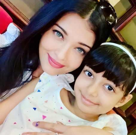 Aishwarya Rai with daughter Aaradhya Bachchan Aishwarya Rai, daughter Aaradhya