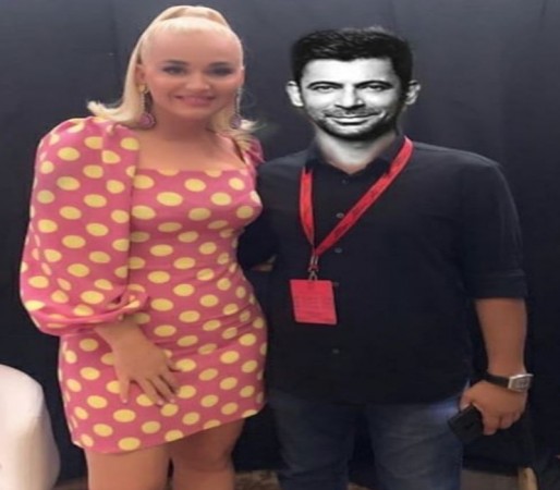 Sunil Grover's morphed picture with international singing sensation Katy Perry Sunil Grover's morphed picture with international singing star Katy Perry