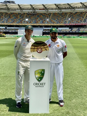 Tim Paine and Azhar Ali with the trophy Australia vs Pakistan 2019