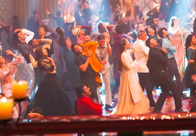 A still of song Ramuloo Ramulaa from Allu Arjun's Ala Vaikunthapurramuloo A still of song Ramuloo Ramulaa from Allu Arjun's Ala Vaikunthapurramuloo