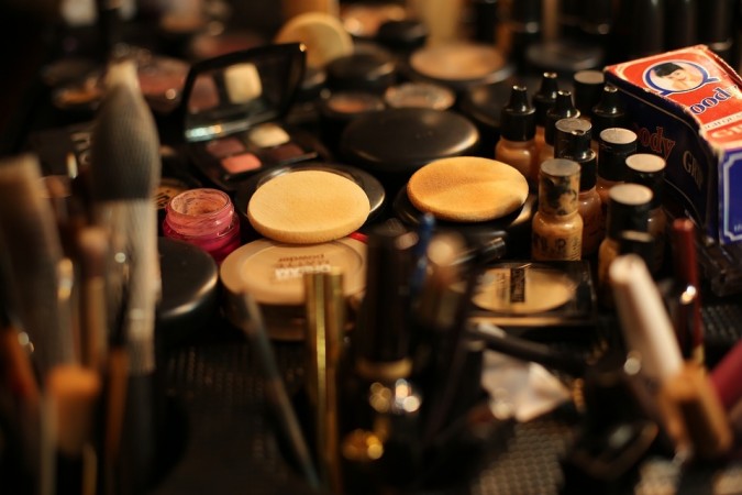 Make-up kit essentials for summer vacations Make-up kit essentials for summer vacations