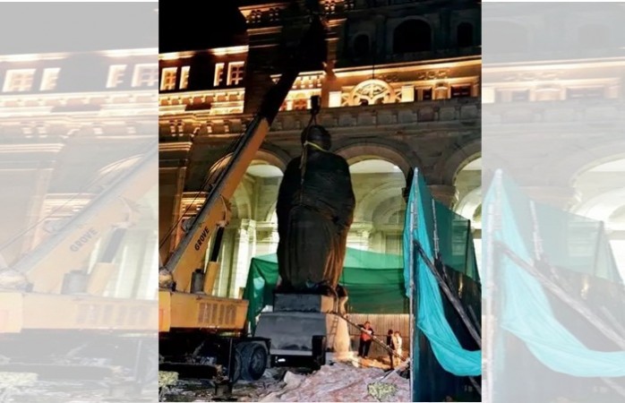 Atal statue installed in Lucknow, to be unveiled on Dec 25. IANS Atal statue installed in Lucknow, to be unveiled on Dec 25