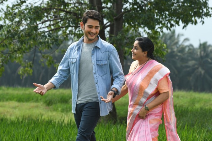 Mahesh Babu and Vijayshanti in Sarileru Nekevaru. Sarileru Nekevaru