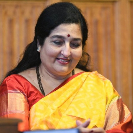 Kerala woman claims she's Anuradha Paudwal's biological daughter ...