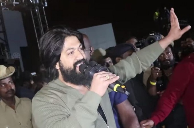 Yash mouths KGF 2 dialogue at his birthday celebration. Here is a Dialogue from Yash's KGF 2