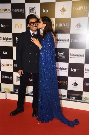 Deepika Padukone and Ranveer Singh's kiss of love at Chhapaak screening Deepika Padukone and Ranveer Singh kiss of love