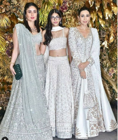 Kareena Kapoor with Karisma Kapoor