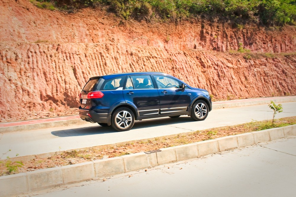 Despite in three digit speeds, the Hexa is planted on road and that will give the driver a lot of confidence. Tata Hexa