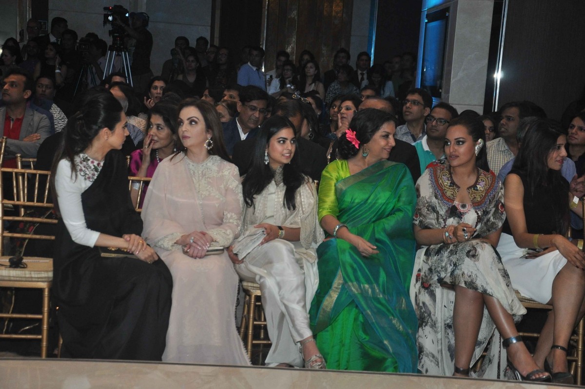 LFW 2015 Finale: Deepika Padukone, Jacqueline Fernandez ...