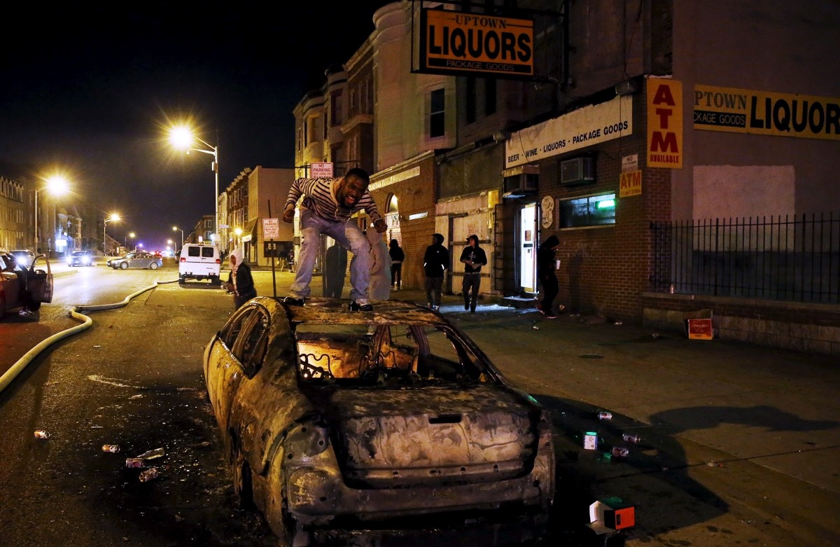 Baltimore Riots Started By 'High School Students' After Freddie Gray ...