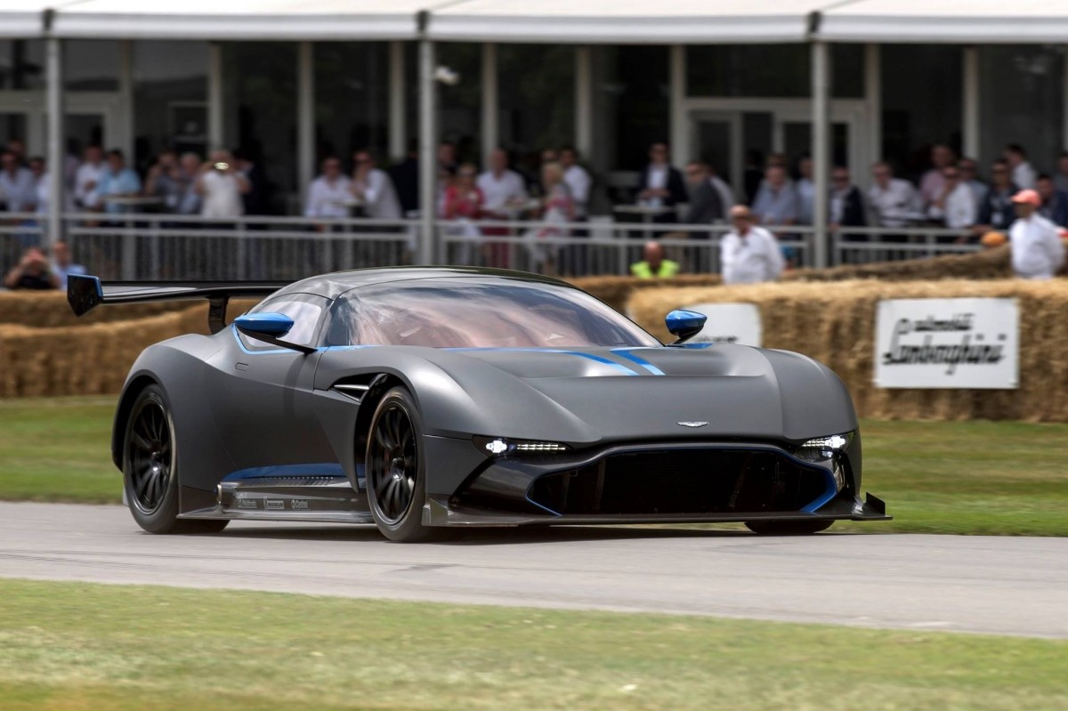 Aston martin vulcan 2016