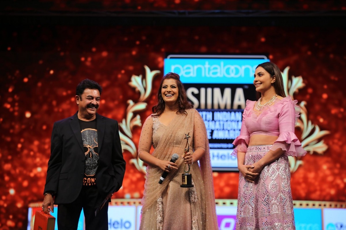 siima-awards-dhanush-trisha-mohanlal-honoured-in-doha-check-out