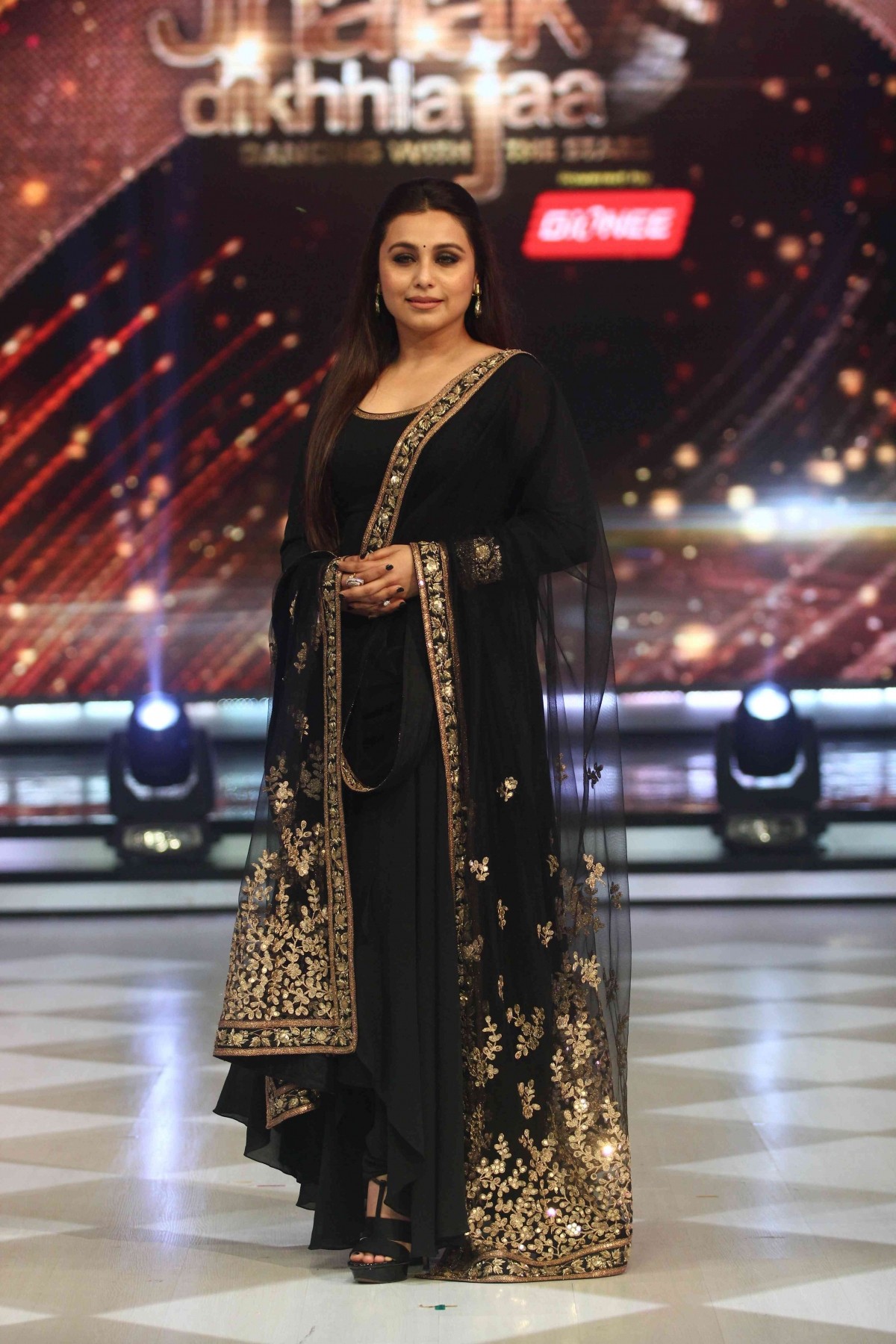 Rani promotes 'Mardaani' on 'Jhalak Dikhhla Jaa' Rani promotes 'Mardaani' on 'Jhalak Dikhhla Jaa'